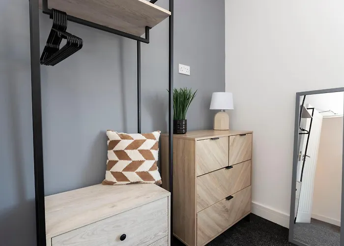 公寓 Contractor-friendly 4-bed 2-bath Apartment, Fast Wifi,